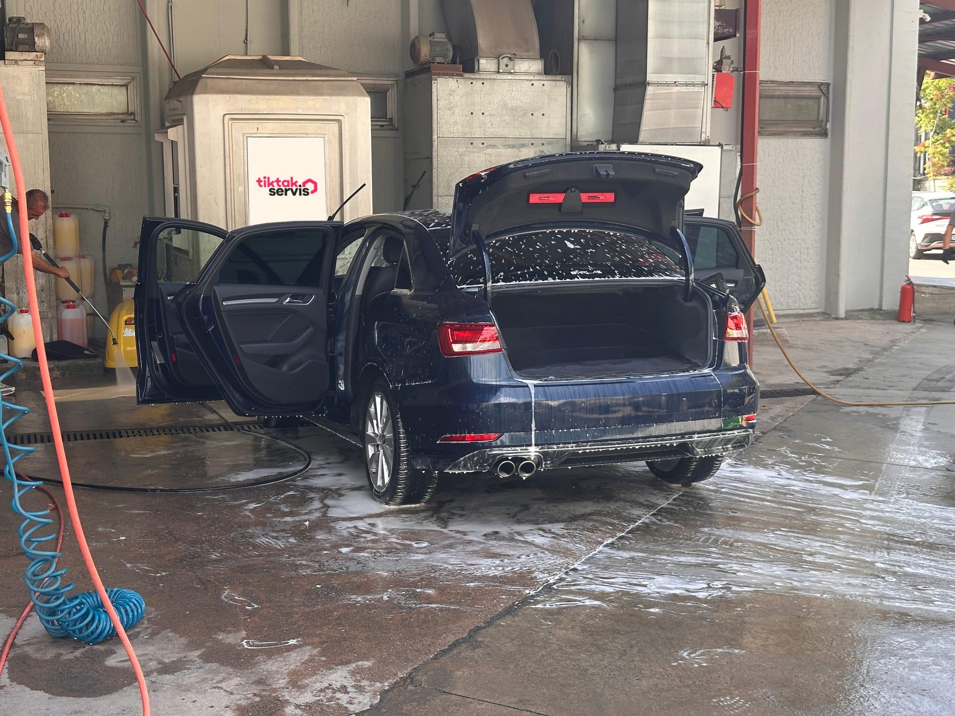 Aracın detaylı iç ve dış temizliği