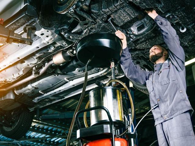 Tiktak Servis Araç Motor Yağı Değişimi