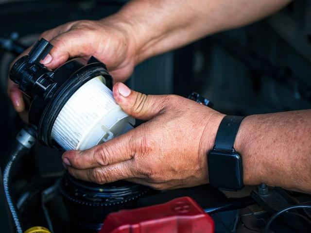 Tiktak Servis Yakıt Filtresi Değişimi