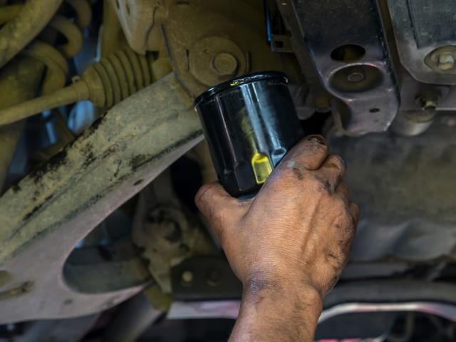 Tiktak Servis Yakıt Filtresi Değişimi